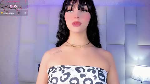 Snapshot of angeles_bust chatting on October 28, 8:11 pm angeles_bust online show from October 28, 8:11 pm