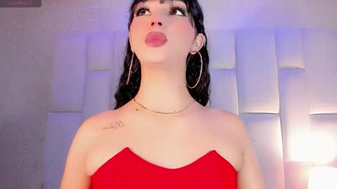 Snapshot of angeles_bust chatting on November 14, 9:13 pm angeles_bust online show from November 14, 9:13 pm