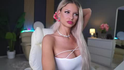 annita online show from March 25, 7:53 pm