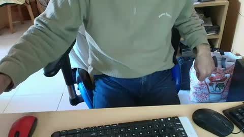 Snapshot of angelgarcia269 chatting on June 27, 2:55 pm angelgarcia269 online show from June 27, 2:55 pm