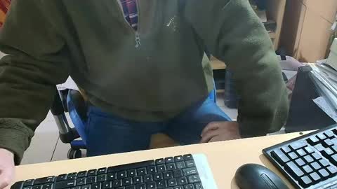Snapshot of angelgarcia269 chatting on July 22, 12:19 pm angelgarcia269 online show from July 22, 12:19 pm