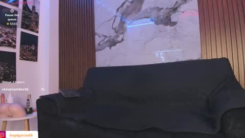 Angel online show from December 3, 7:23 pm