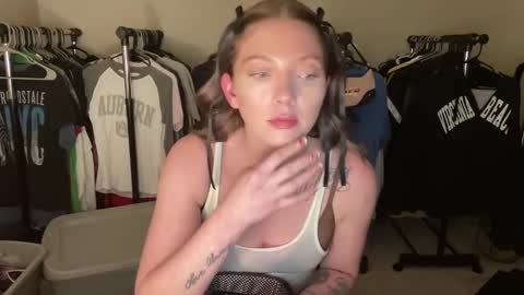 Snapshot of angelgrl444 chatting on January 8, 1:32 am Princess Peach online show from January 8, 1:32 am