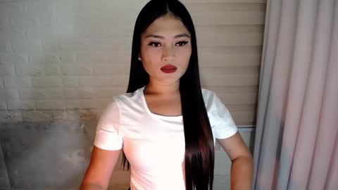 Snapshot of angelic_girlxx chatting on February 6, 7:45 am Angie online show from February 6, 7:45 am