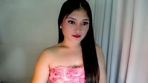 Snapshot of angelic_girlxx chatting on February 17, 9:30 pm Angie online show from February 17, 9:30 pm