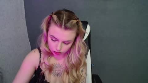 angelicablanch online show from September 17, 9:16 pm