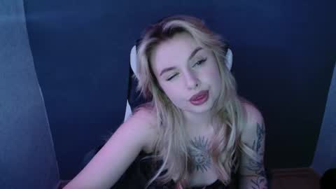 angelicablanch online show from September 21, 9:05 pm