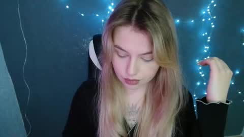 angelicablanch online show from November 20, 8:30 pm