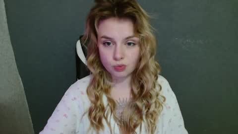 angelicablanch online show from November 25, 8:20 pm