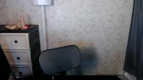 Snapshot of angelicadoll69 chatting on April 8, 6:46 am Angelica online show from April 8, 6:46 am