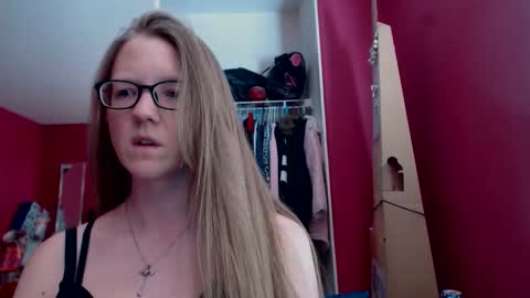 Snapshot of angelicangel3 chatting on October 27, 8:02 pm AngelicAngel online show from October 27, 8:02 pm