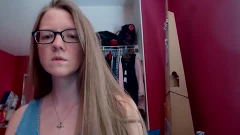 Snapshot of angelicangel3 chatting on October 31, 7:26 pm AngelicAngel online show from October 31, 7:26 pm