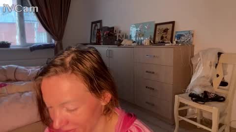 Snapshot of angelicfenix chatting on March 13, 2:56 pm angelicfenix online show from March 13, 2:56 pm