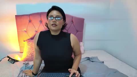 Snapshot of angelik_fooxxx chatting on February 8, 12:36 am Angelik online show from February 8, 12:36 am