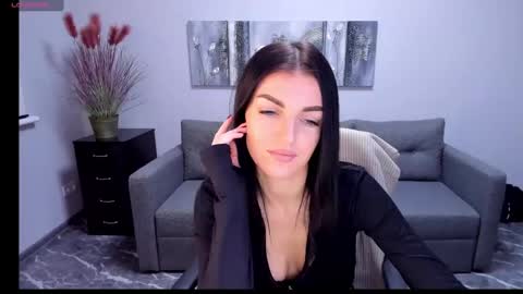 Angelina online show from December 5, 9:39 am