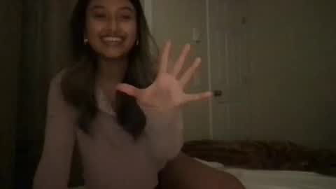 Snapshot of angelina_hall chatting on October 11, 4:44 am angelina_hall online show from October 11, 4:44 am