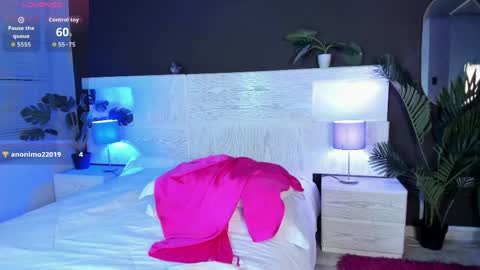 angelina_hilton online show from May 12, 12:02 pm