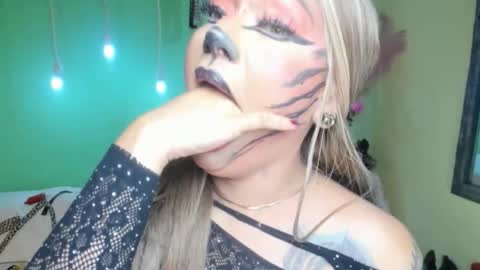 Snapshot of angelina_james_ chatting on October 13, 3:56 pm Angelina online show from October 13, 3:56 pm