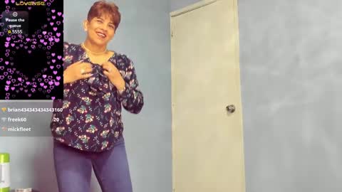 Snapshot of angelina_stone_65 chatting on January 5, 1:03 am Angelina online show from January 5, 1:03 am