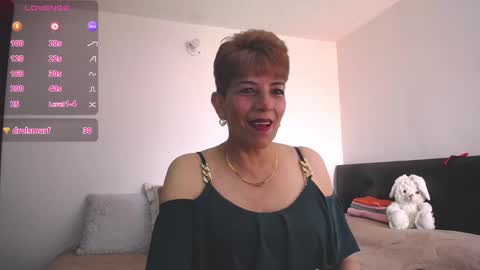 Snapshot of angelina_stone_65 chatting on February 18, 1:44 pm Angelina online show from February 18, 1:44 pm