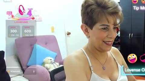 Snapshot of angelina_stone_65 chatting on September 20, 11:28 pm Angelina online show from September 20, 11:28 pm