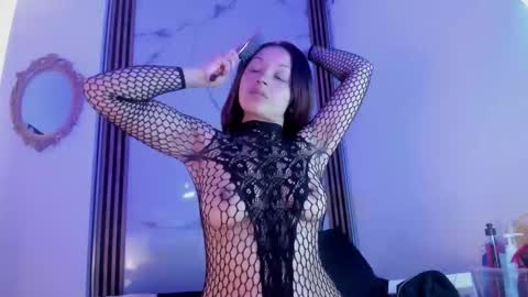 Snapshot of angelinablanc_ chatting on October 21, 11:00 am ANGELINA online show from October 21, 11:00 am