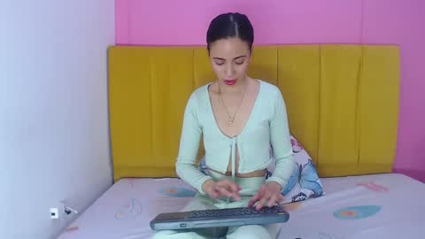 Snapshot of angelinabrookcm101 chatting on December 8, 10:03 pm Angelina Brook online show from December 8, 10:03 pm