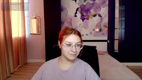 AngelinaLow online show from December 19, 12:23 pm