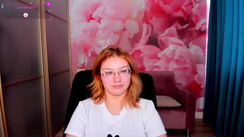 AngelinaLow online show from January 13, 12:54 pm