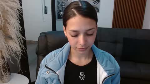 Snapshot of angeline_davies chatting on February 26, 6:21 pm angeline_davies online show from February 26, 6:21 pm