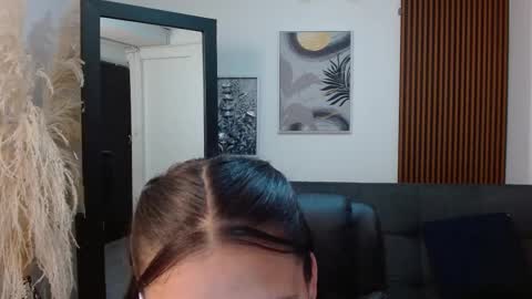 Snapshot of angeline_davies chatting on March 7, 10:32 pm angeline_davies online show from March 7, 10:32 pm