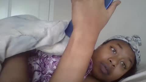 Snapshot of angeliquebelcaliz chatting on February 18, 12:49 pm angeliquebelcaliz online show from February 18, 12:49 pm