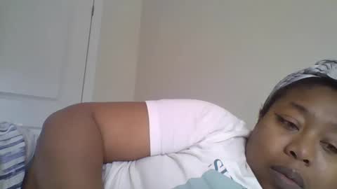 Snapshot of angeliquebelcaliz chatting on February 18, 4:05 pm angeliquebelcaliz online show from February 18, 4:05 pm