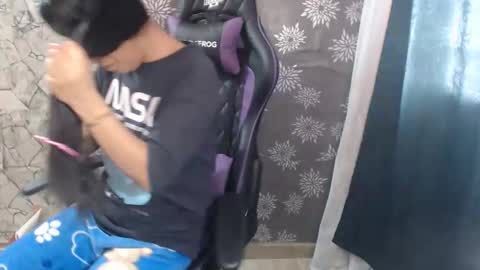 angela online show from April 12, 5:07 pm