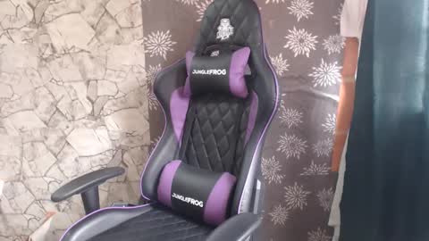 angela online show from April 15, 8:09 pm