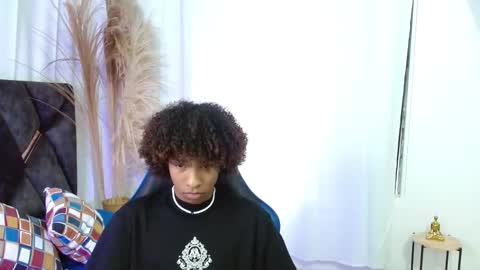 Snapshot of angell18_ chatting on November 3, 8:43 pm Angel online show from November 3, 8:43 pm