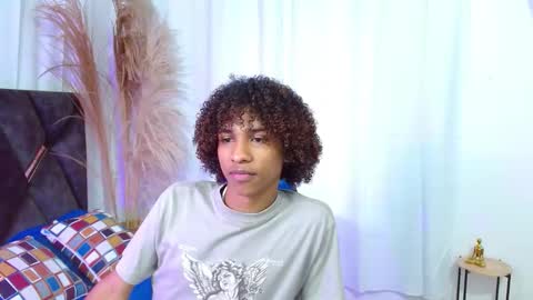 Snapshot of angell18_ chatting on November 15, 8:05 pm Angel online show from November 15, 8:05 pm