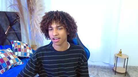 Snapshot of angell18_ chatting on November 20, 8:52 pm Angel online show from November 20, 8:52 pm