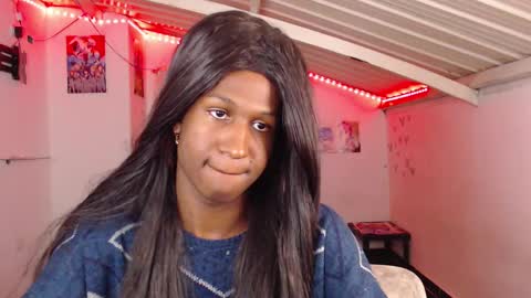 Snapshot of angell_dustt chatting on January 2, 4:20 am Danielle online show from January 2, 4:20 am