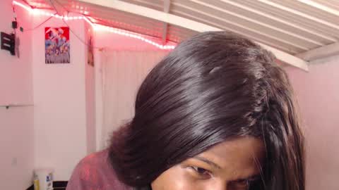 Snapshot of angell_dustt chatting on January 4, 3:40 am Danielle online show from January 4, 3:40 am