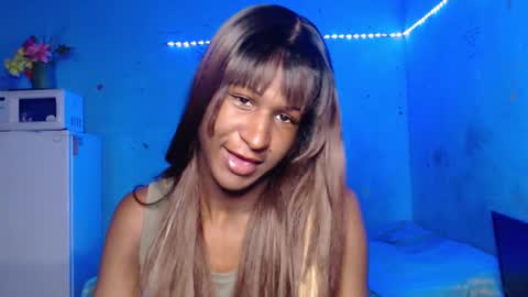Snapshot of angell_dustt chatting on October 8, 4:54 am Danielle online show from October 8, 4:54 am