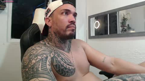 Snapshot of angellatino0 chatting on December 15, 7:02 am angellatino0 online show from December 15, 7:02 am