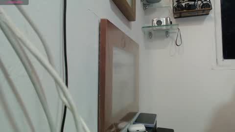 Snapshot of angellatino0 chatting on December 19, 8:23 am angellatino0 online show from December 19, 8:23 am