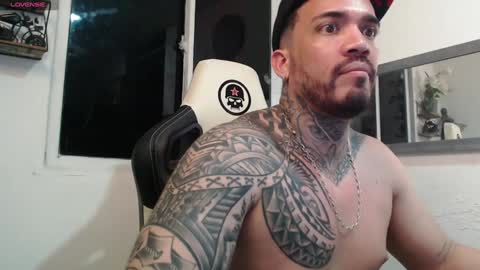 Snapshot of angellatino0 chatting on December 20, 7:44 am angellatino0 online show from December 20, 7:44 am