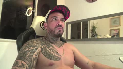 Snapshot of angellatino0 chatting on December 27, 7:08 am angellatino0 online show from December 27, 7:08 am