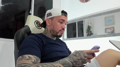 Snapshot of angellatino0 chatting on January 1, 9:07 am angellatino0 online show from January 1, 9:07 am