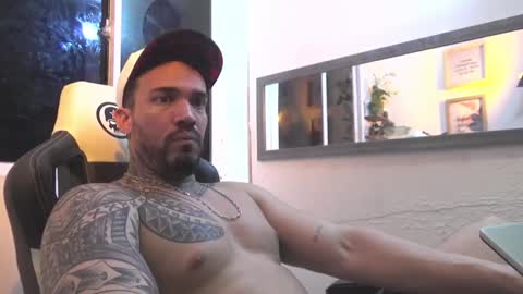 Snapshot of angellatino0 chatting on January 4, 2:56 am angellatino0 online show from January 4, 2:56 am