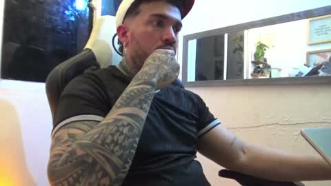 Snapshot of angellatino0 chatting on January 6, 6:03 am angellatino0 online show from January 6, 6:03 am