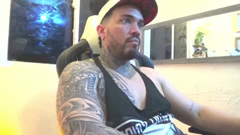 Snapshot of angellatino0 chatting on January 9, 4:30 am angellatino0 online show from January 9, 4:30 am