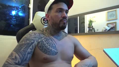 Snapshot of angellatino0 chatting on January 12, 1:11 am angellatino0 online show from January 12, 1:11 am